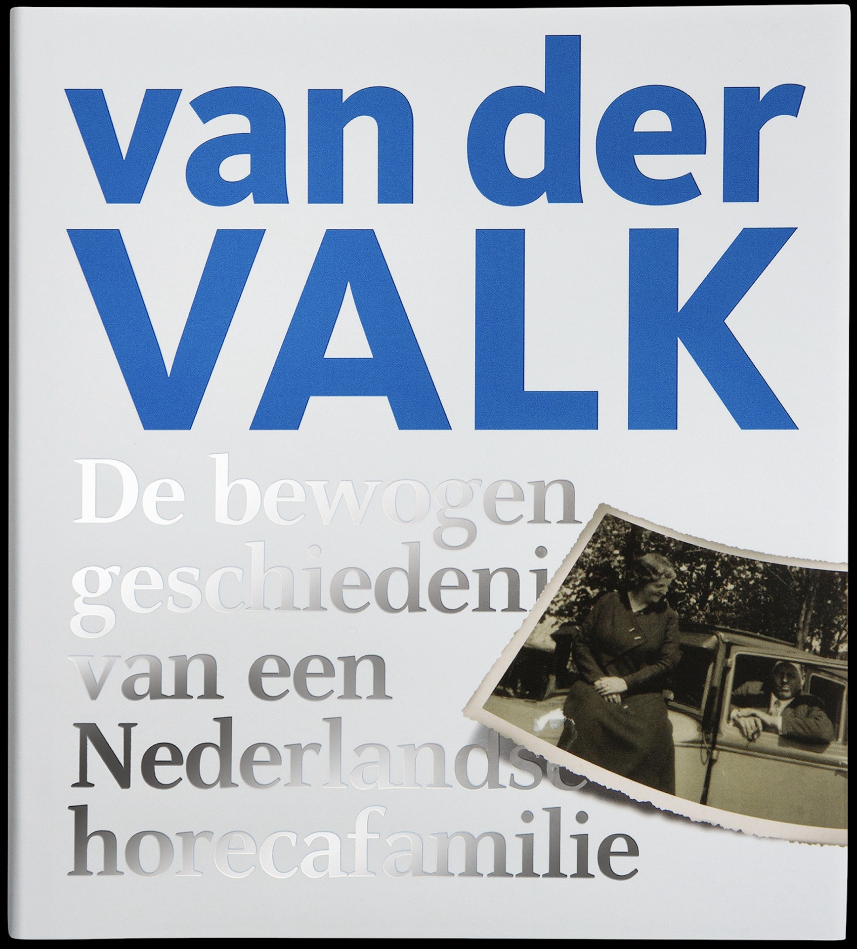 jubileumboek dat pavlov maakte over de familie van der valk in opdracht van de familie van der valk: een geschiedenis van een bevlogen nederlandse horecafamilie